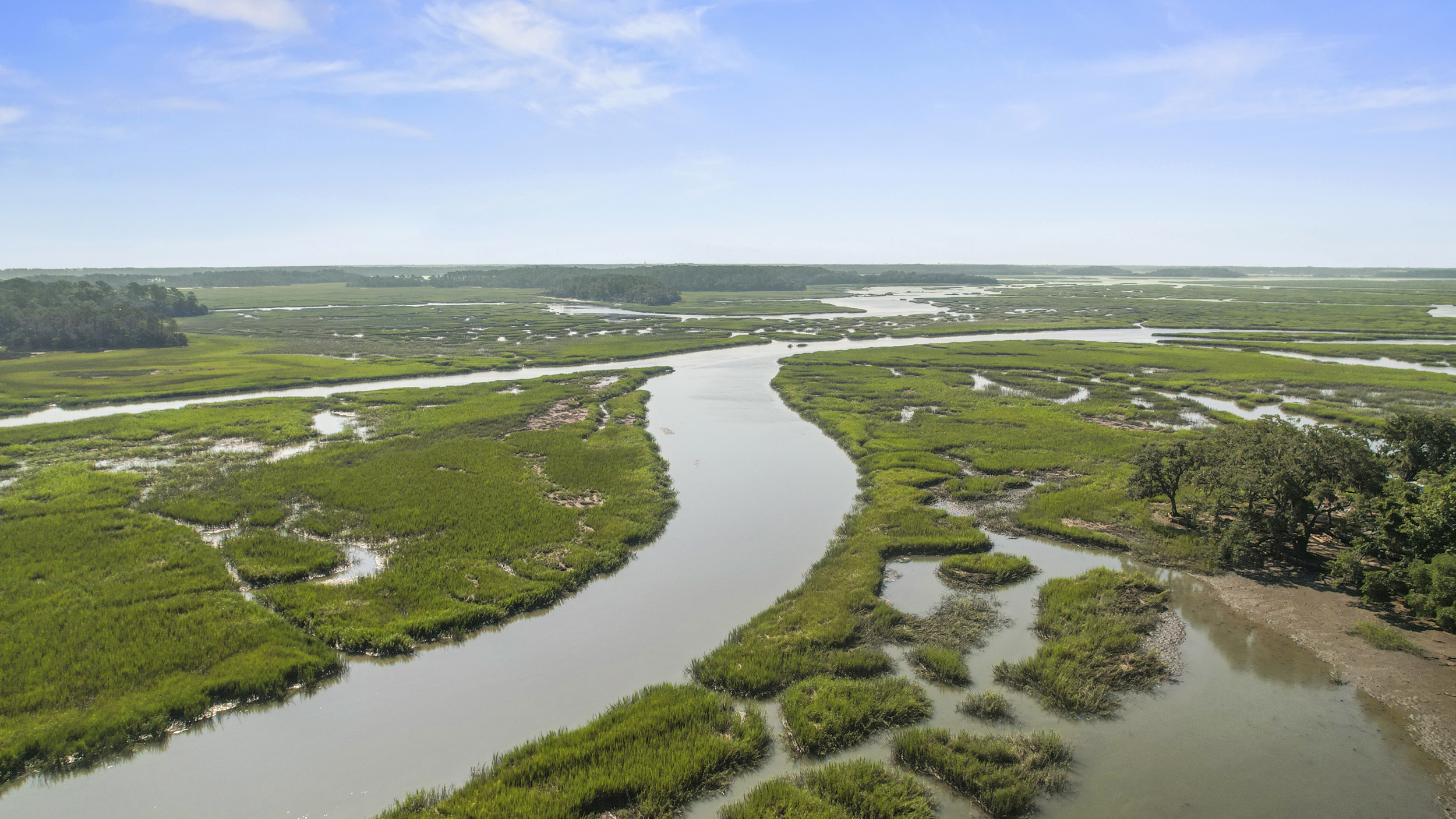 76 Saw Timber Drive Moss Creek Hilton Head home with golf and lagoon views