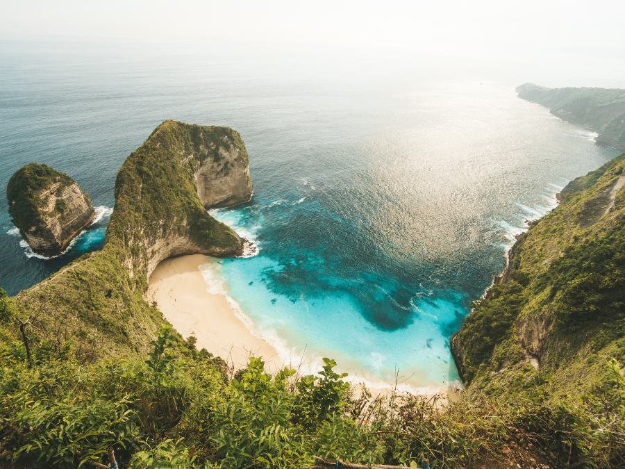 kelingking-beach-indonesia